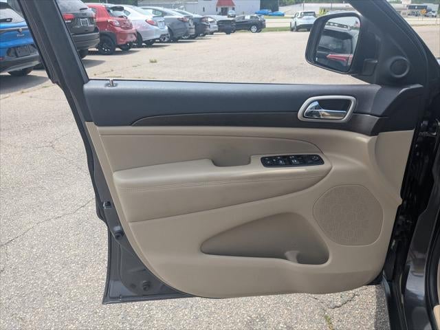 2017 Jeep Grand Cherokee Laredo 4x2