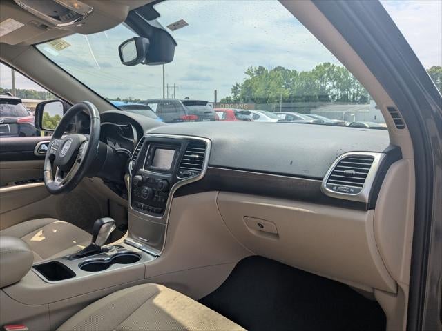 2017 Jeep Grand Cherokee Laredo 4x2