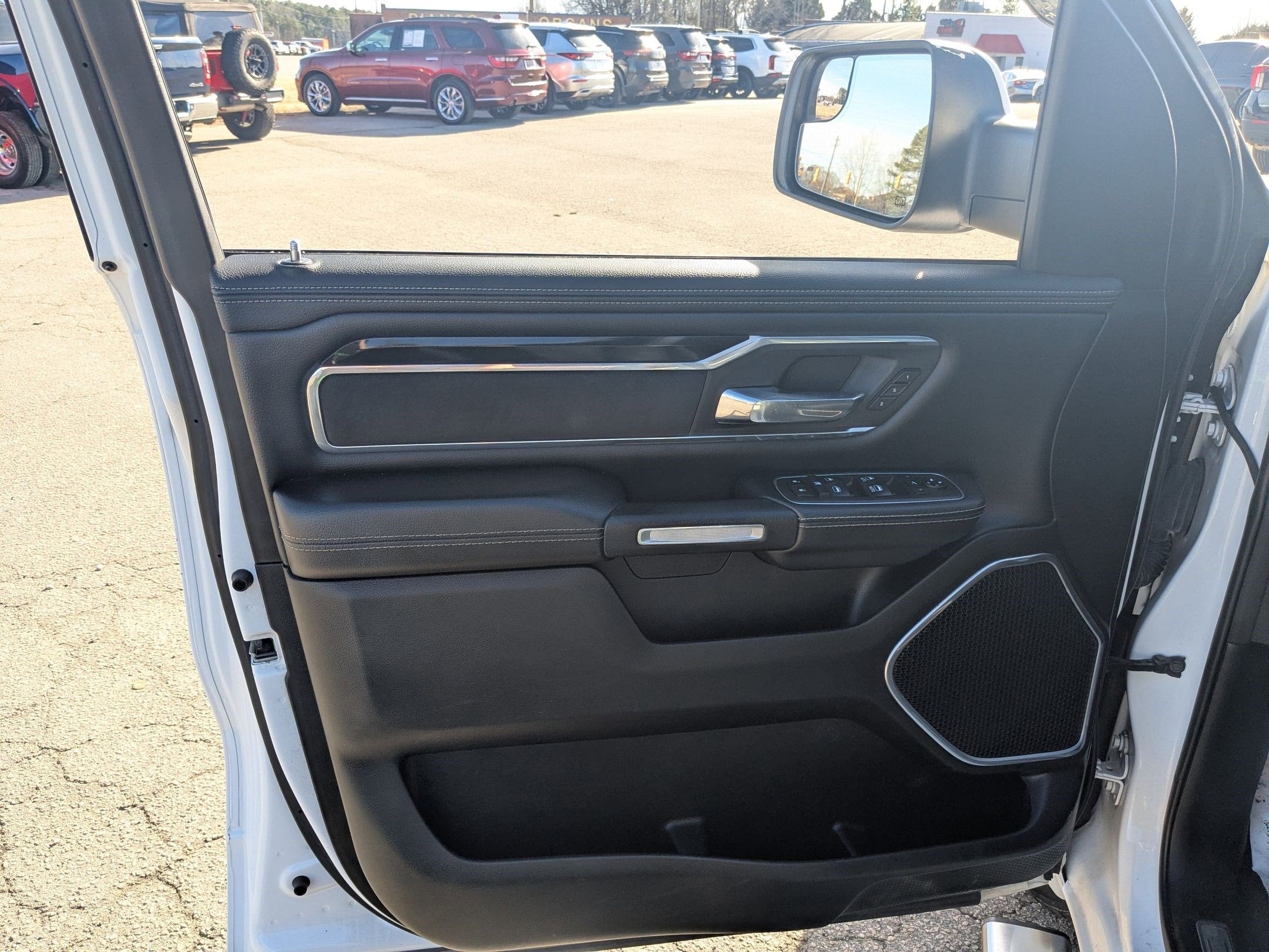 2021 RAM 1500 Laramie Crew Cab 4x4 5'7' Box