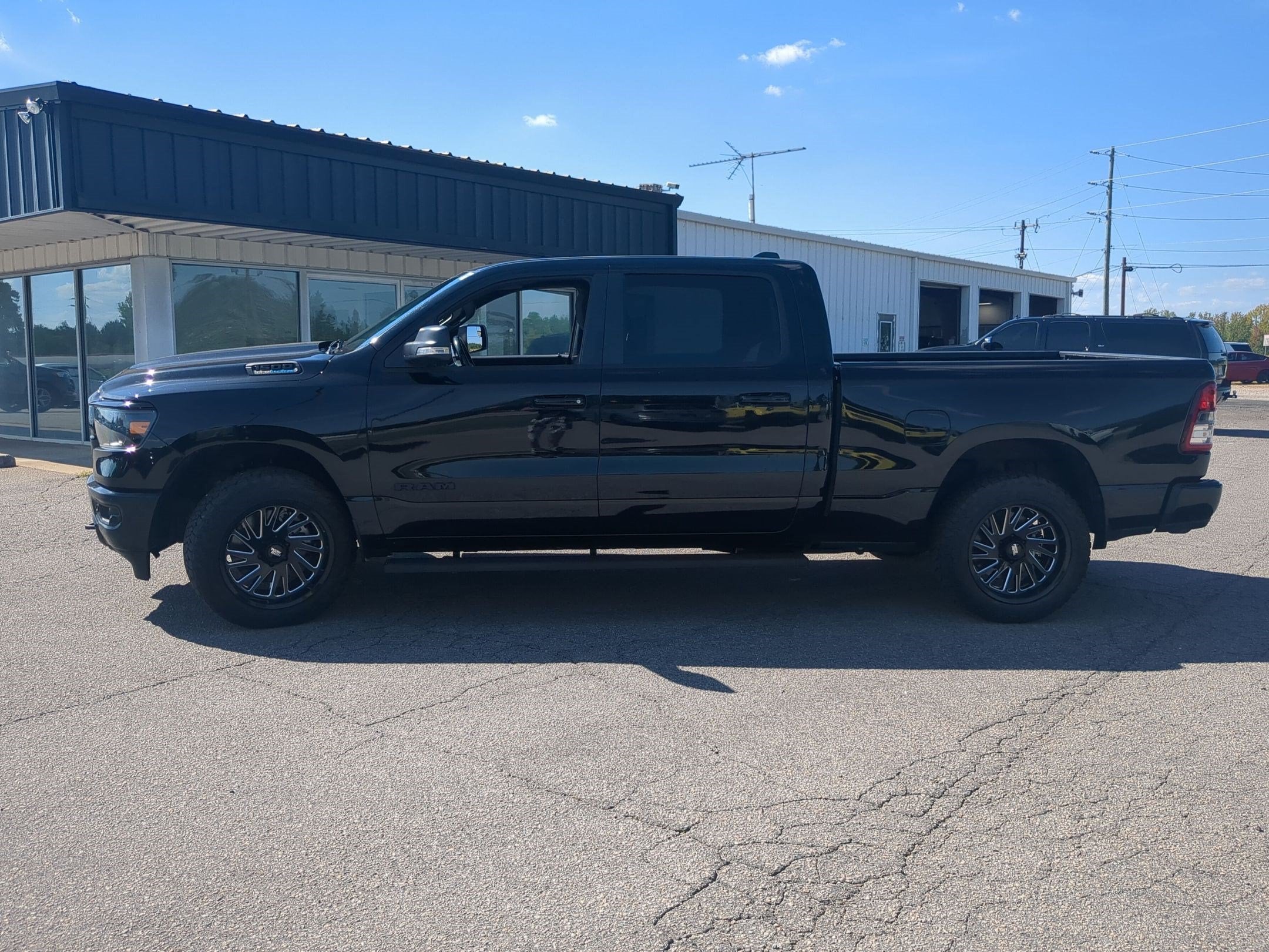 2022 RAM 1500 Big Horn Crew Cab 4x4 6'4' Box