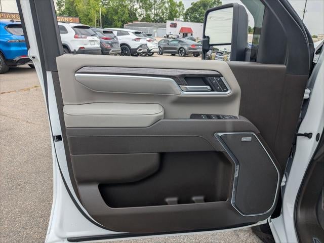2025 Chevrolet Silverado 2500HD 4WD Crew Cab Standard Bed LTZ