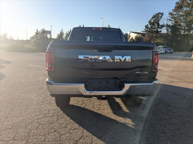 2026 RAM 2500 Tradesman Crew Cab 4x4 6'4' Box