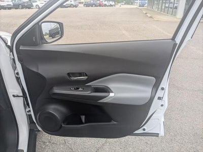 2024 Nissan Kicks SR Xtronic CVT