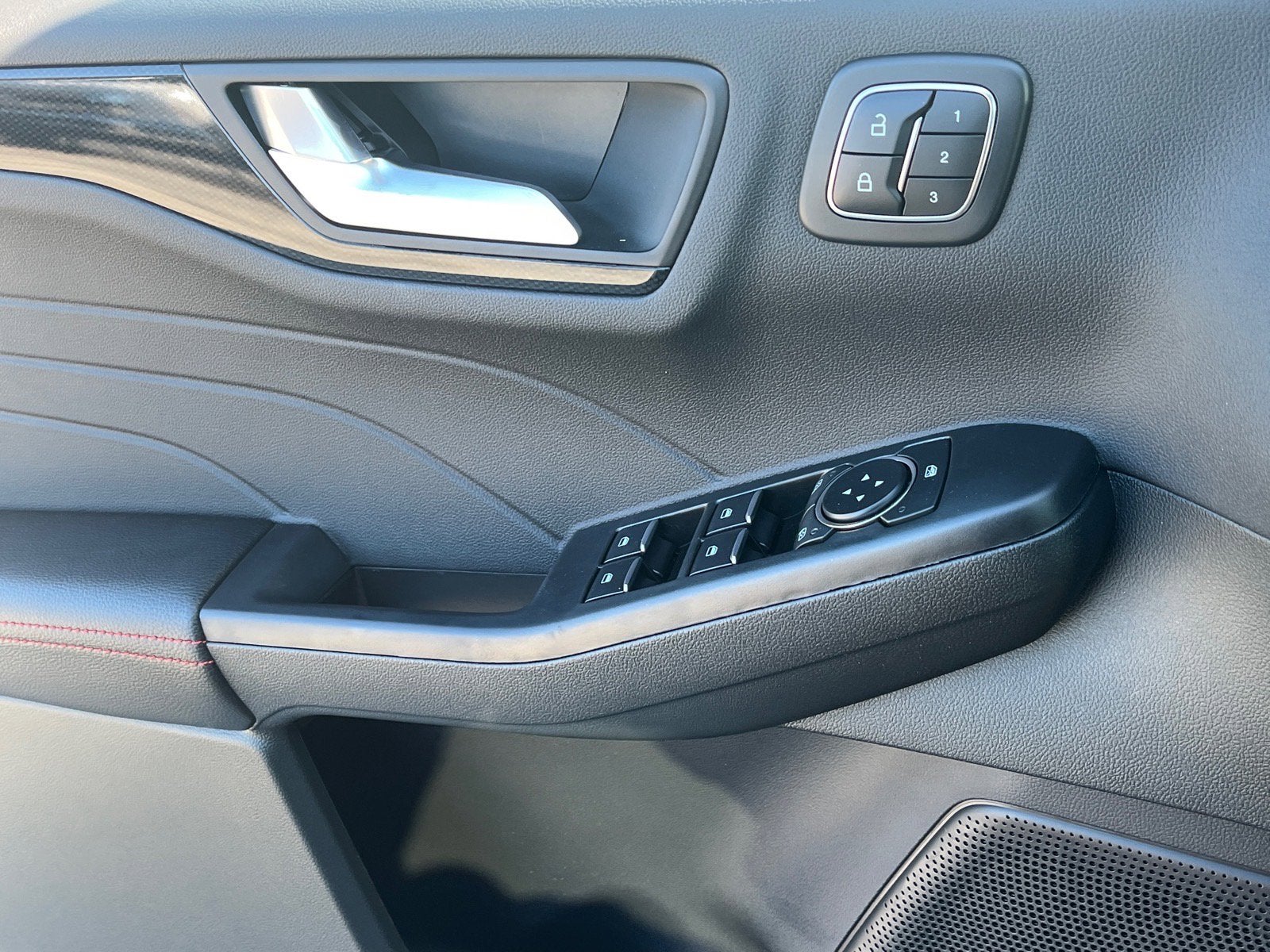 2026 Ford Escape ST-Line Elite