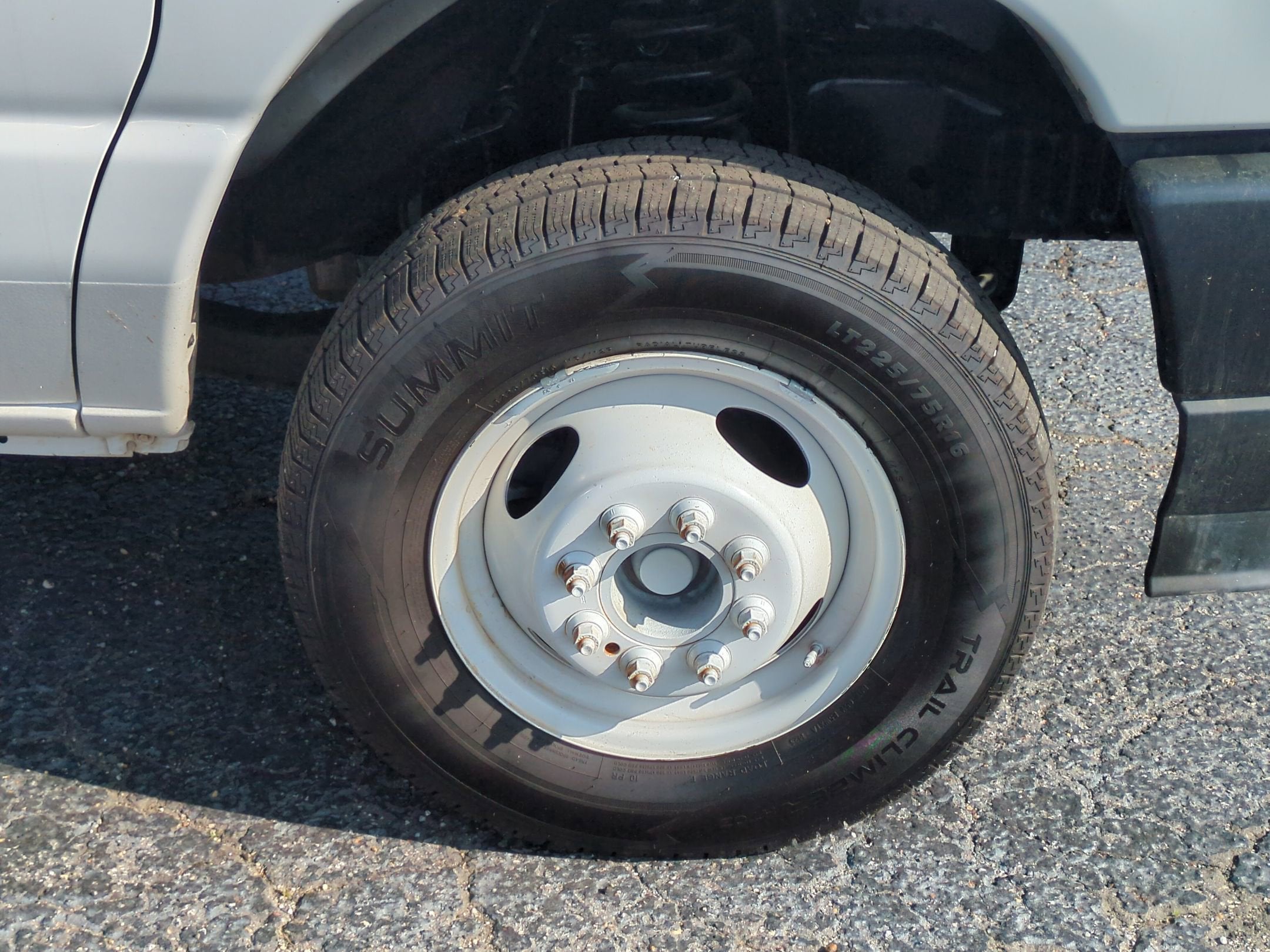 2024 Ford E-Series Cutaway Base