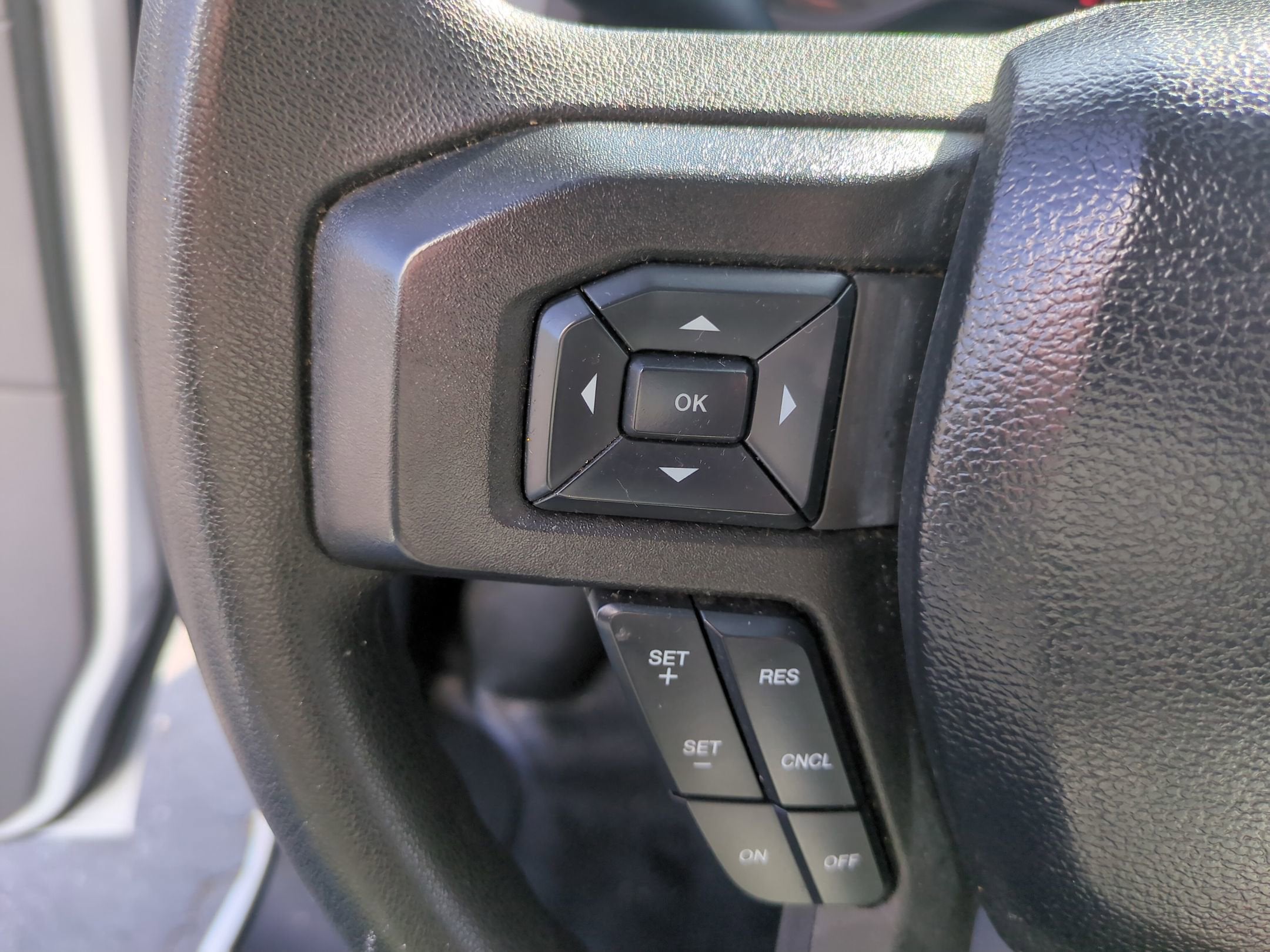 2024 Ford E-Series Cutaway Base