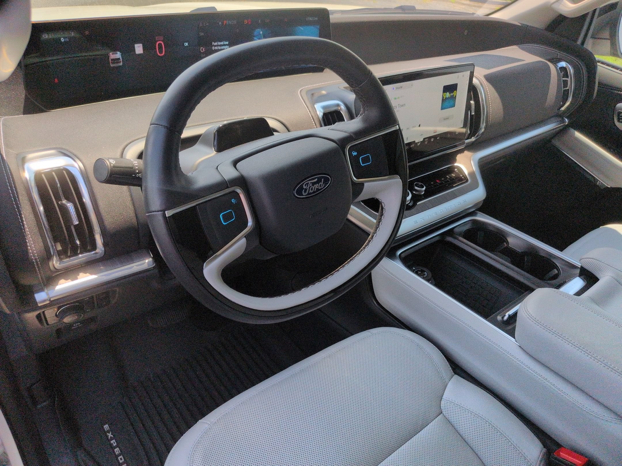 2025 Ford Expedition Platinum