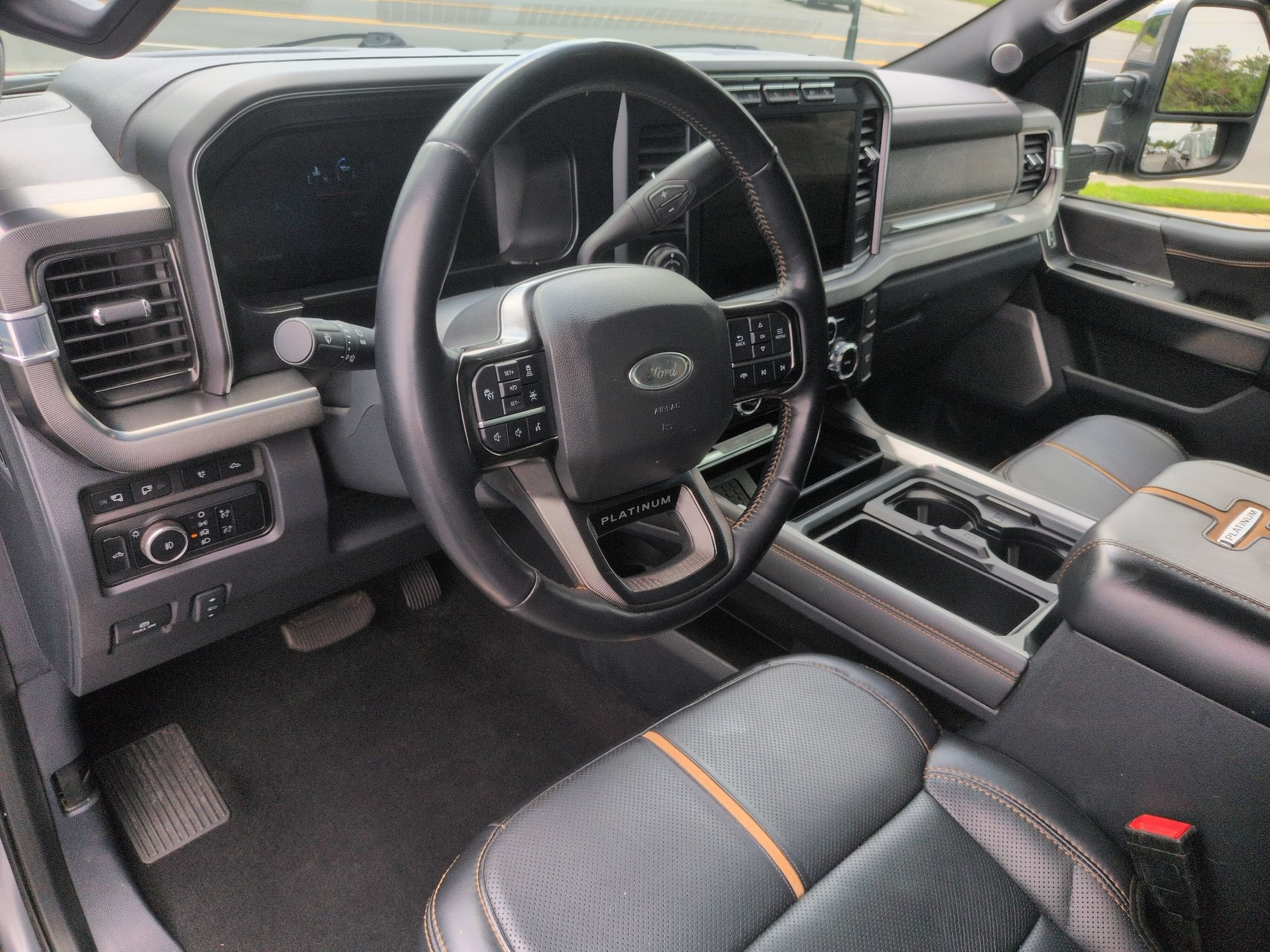 2023 Ford Super Duty F-250 SRW Platinum