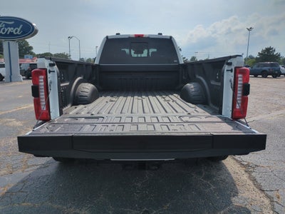 2026 Ford Super Duty F-350 DRW LARIAT