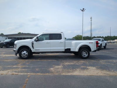 2026 Ford Super Duty F-350 DRW LARIAT