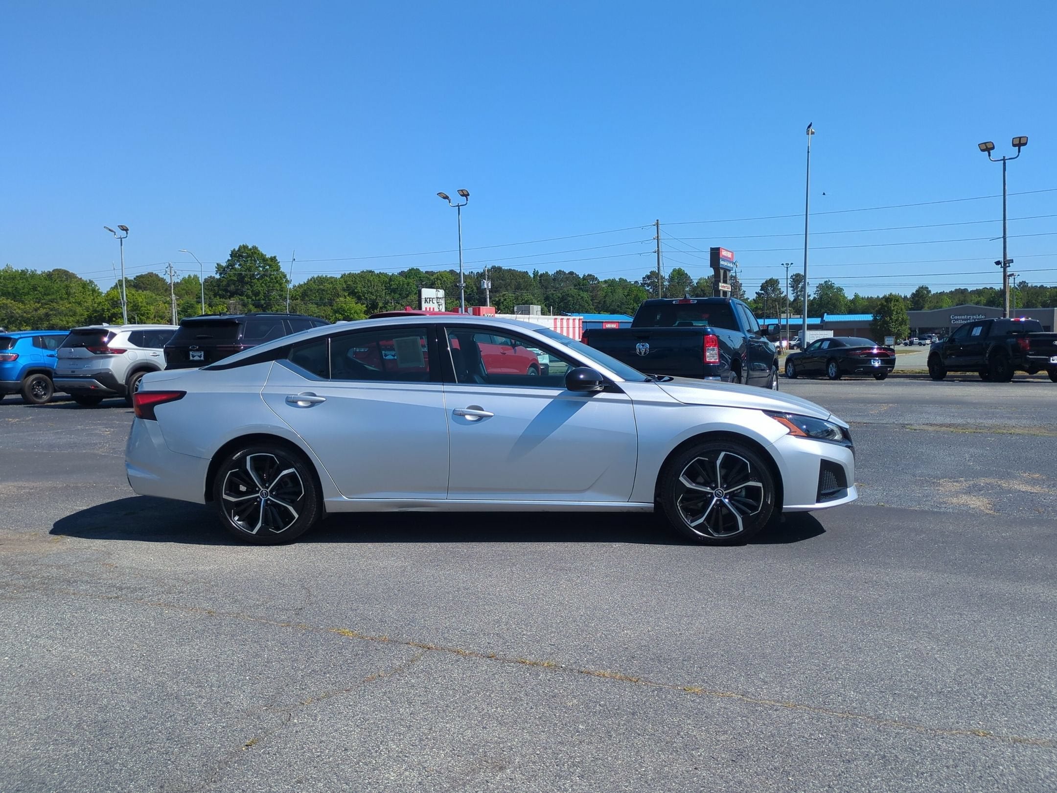 2024 Nissan Altima 2.5 SR