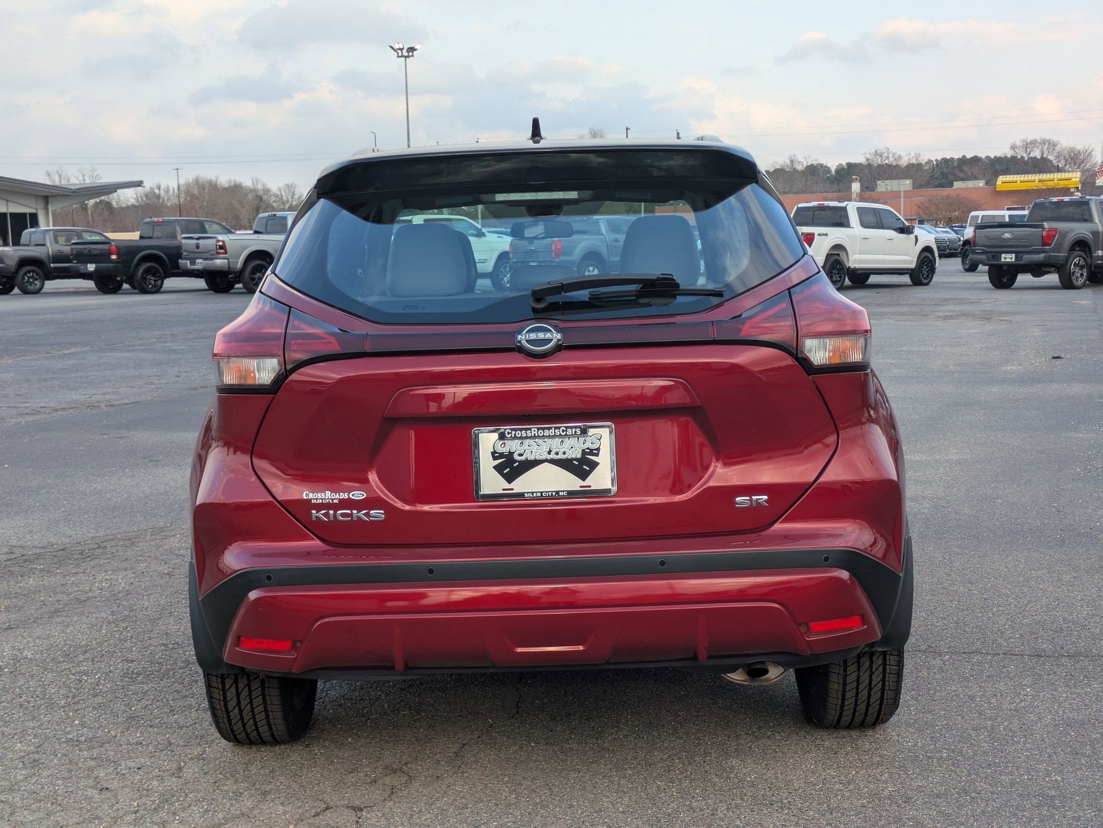 2023 Nissan Kicks SR