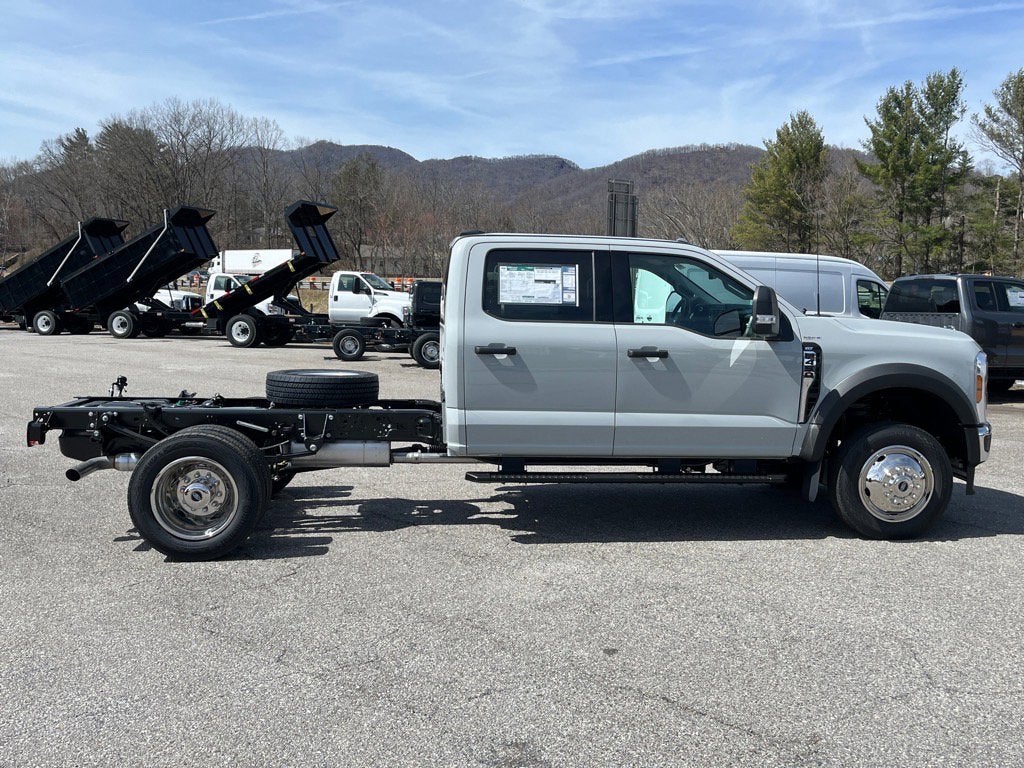 2025 Ford Super Duty F-450 DRW XLT