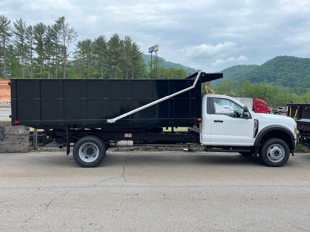 2025 Ford Super Duty F-600 DRW XL