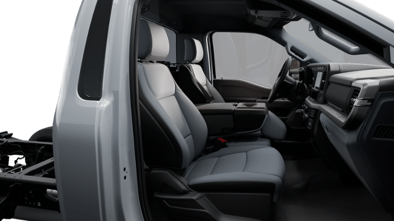 2025 Ford Super Duty F-600 DRW XLT