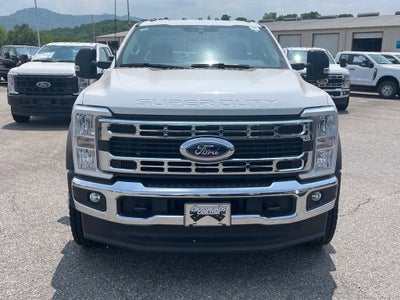 2025 Ford Super Duty F-600 DRW XLT