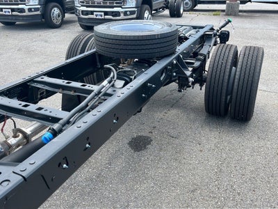 2025 Ford Super Duty F-600 DRW XL