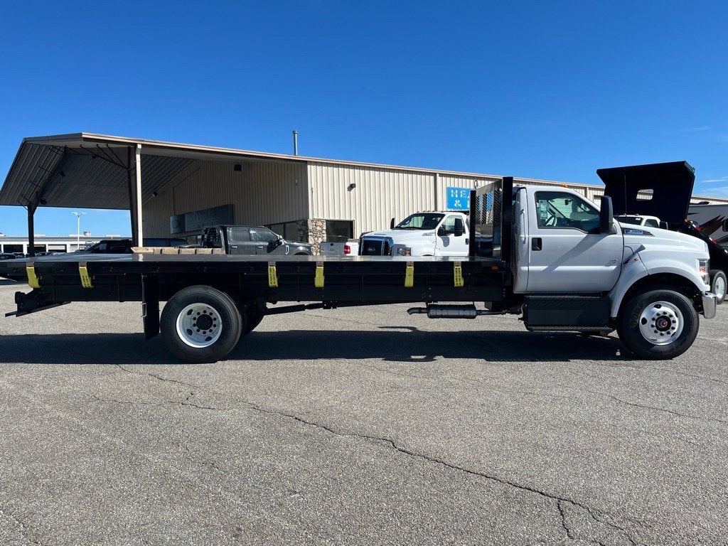 2025 Ford F-650SD Base