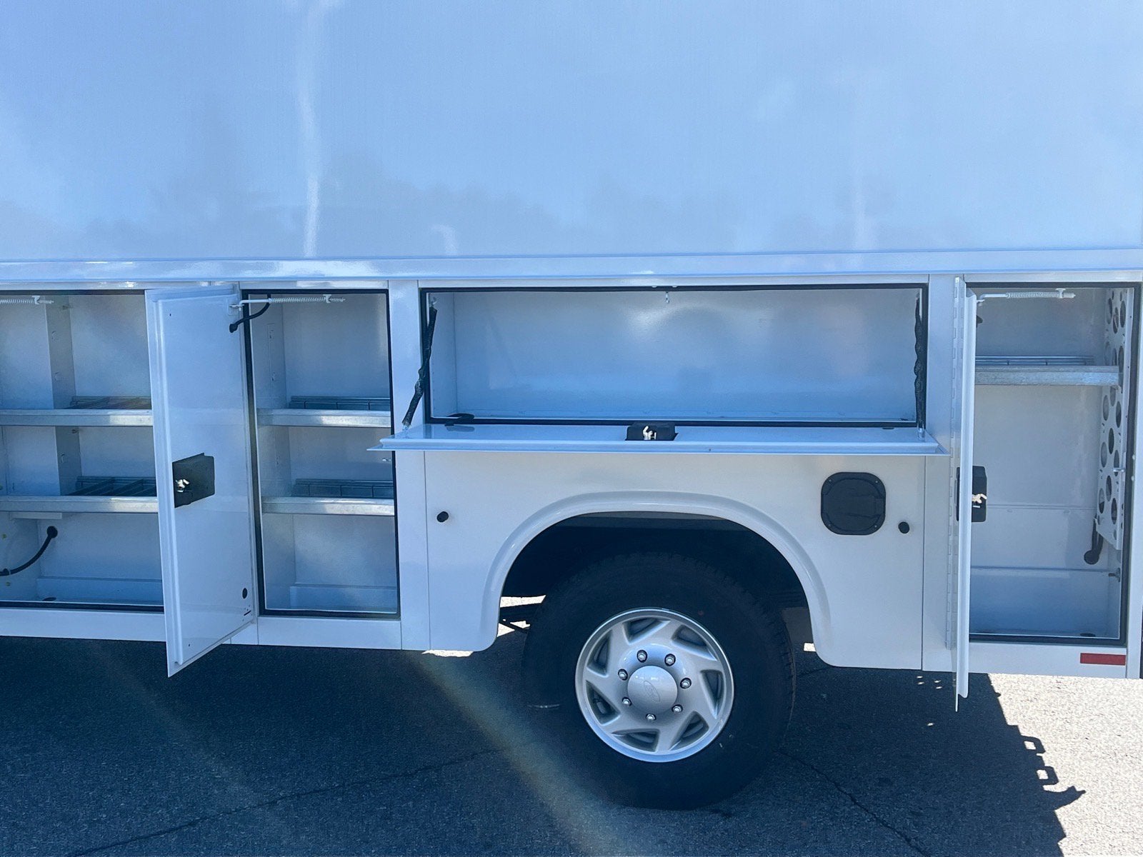 2026 Ford E-Series Cutaway E-350 SD