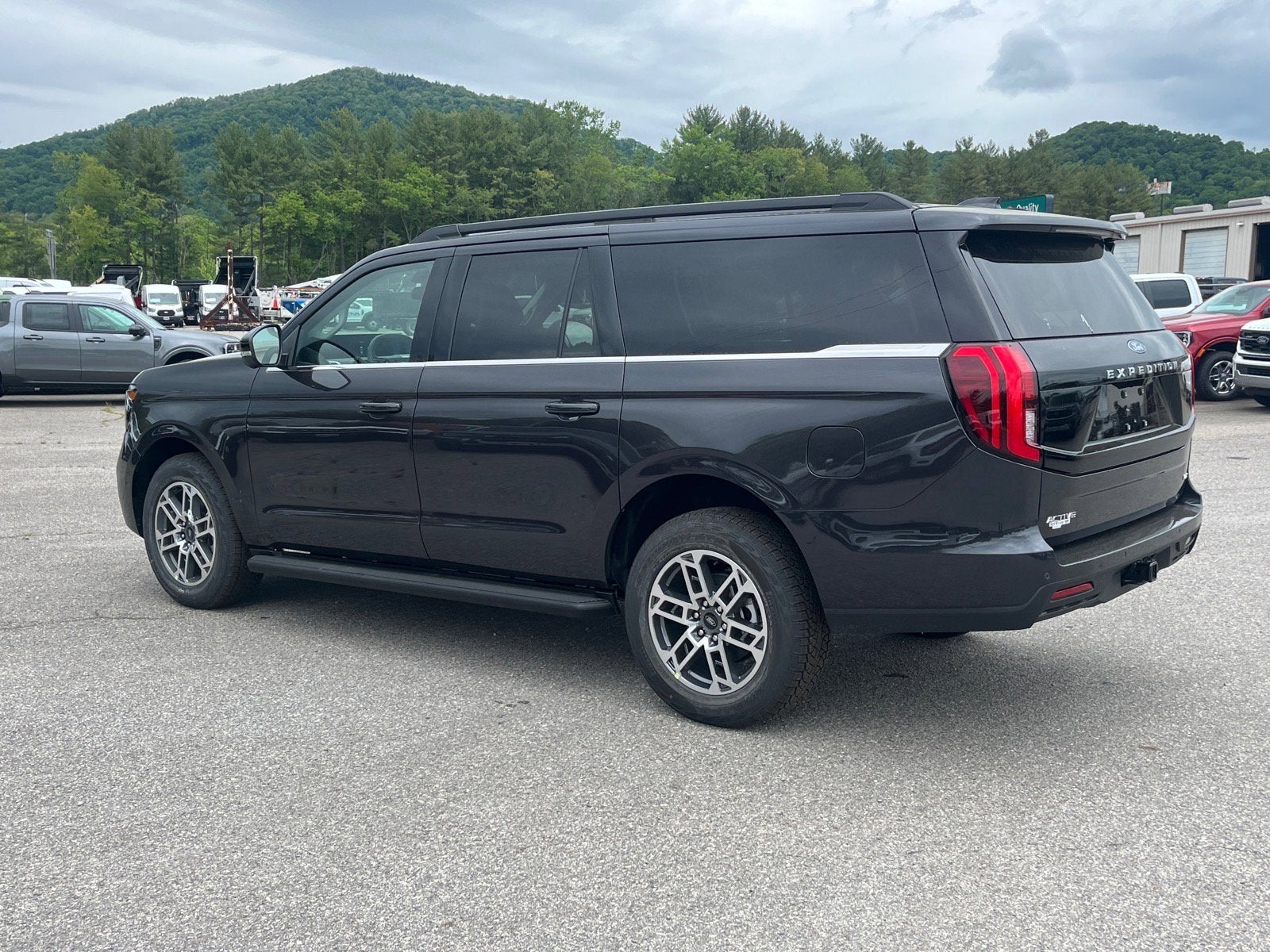 2026 Ford Expedition Max Active