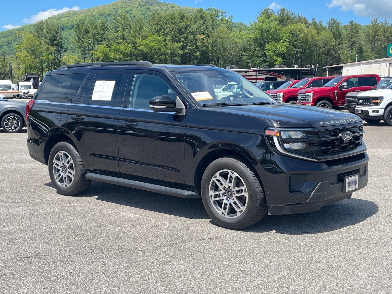 2025 Ford Expedition Active