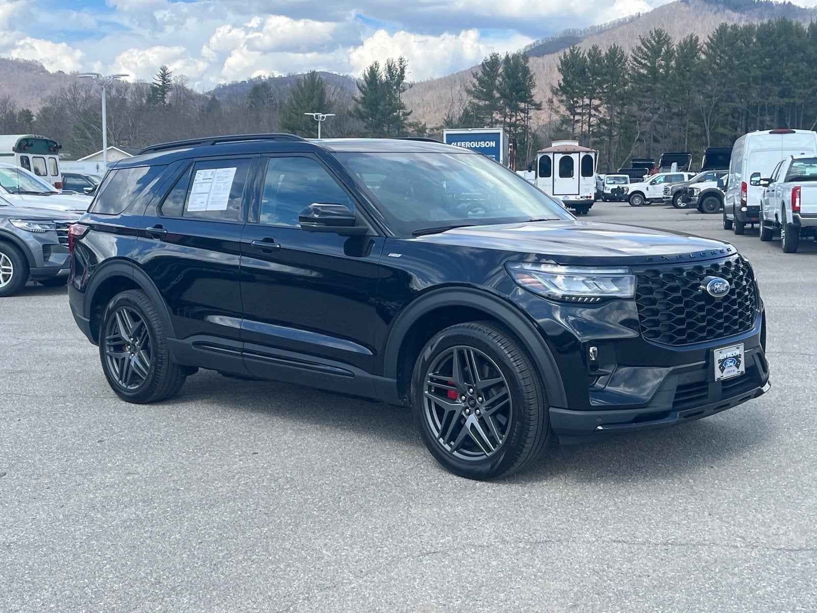 2025 Ford Explorer ST-Line