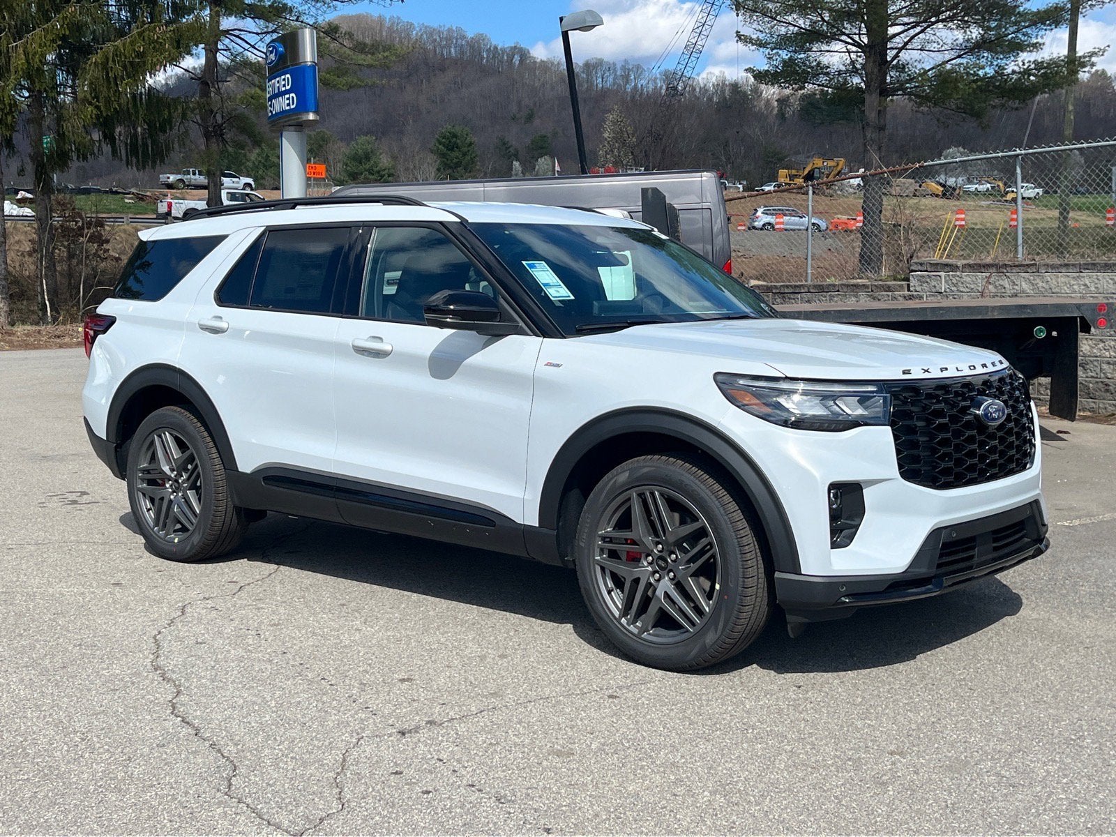 2026 Ford Explorer ST-Line