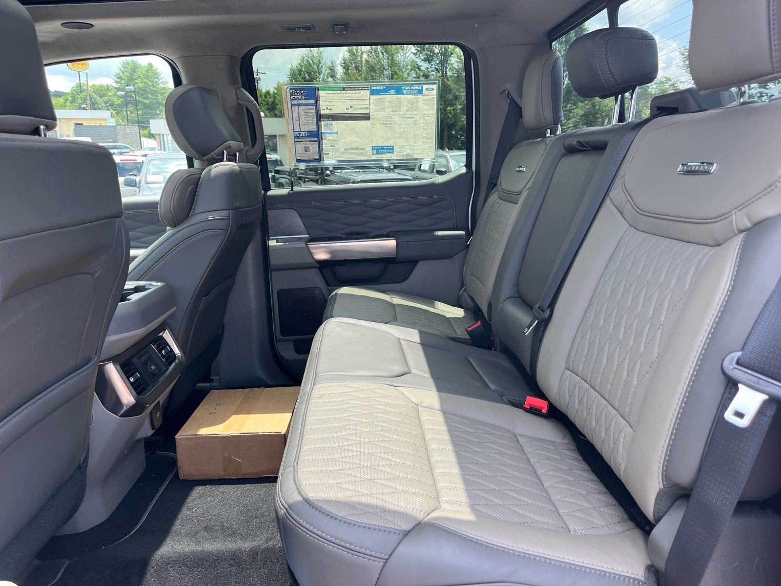 2026 Ford Super Duty F-250 SRW Platinum