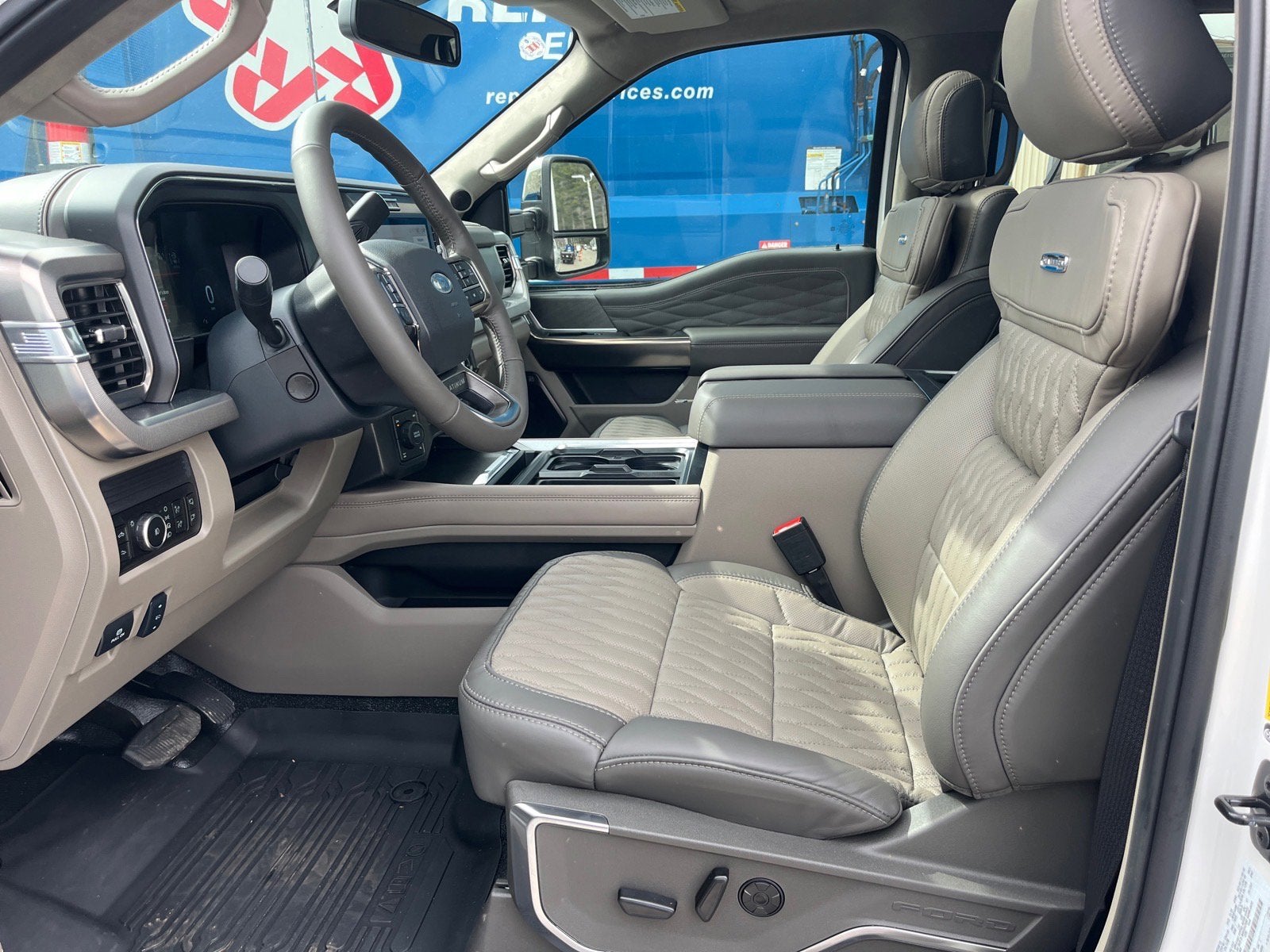 2026 Ford Super Duty F-250 SRW Platinum