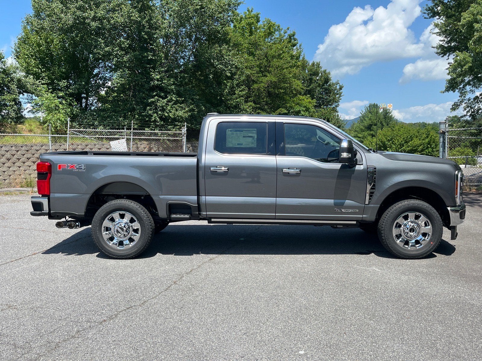 2026 Ford Super Duty F-350 SRW LARIAT