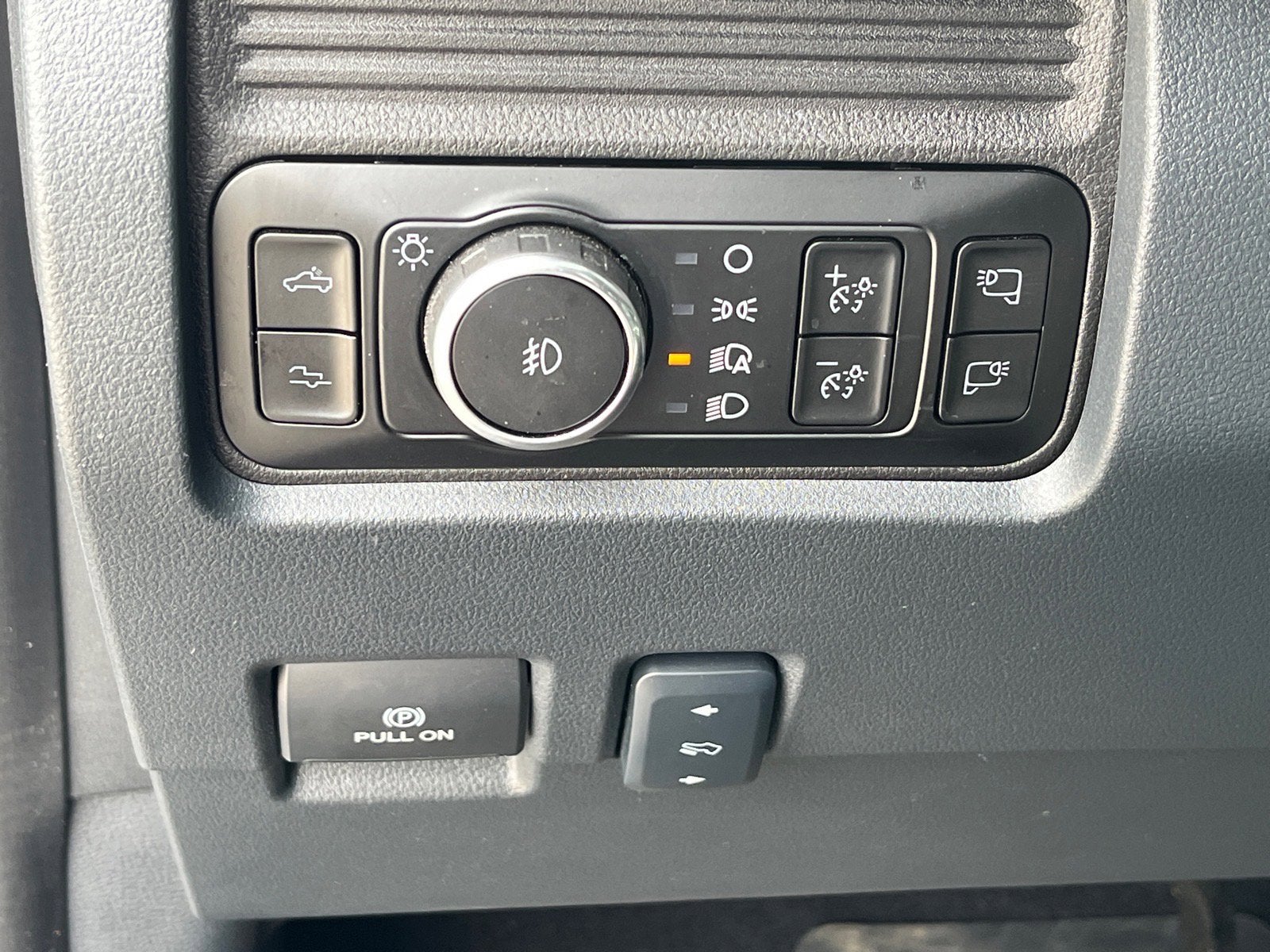 2025 Ford Super Duty F-350 DRW Platinum