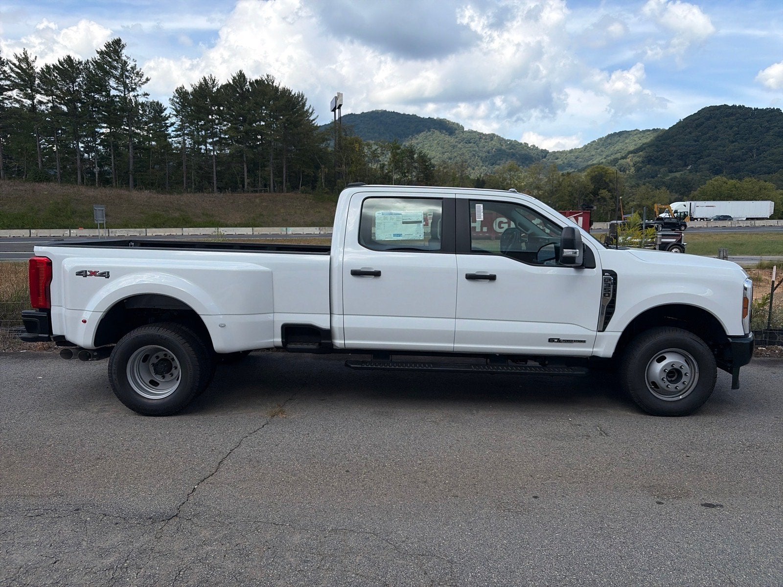 2026 Ford Super Duty F-350 DRW XL