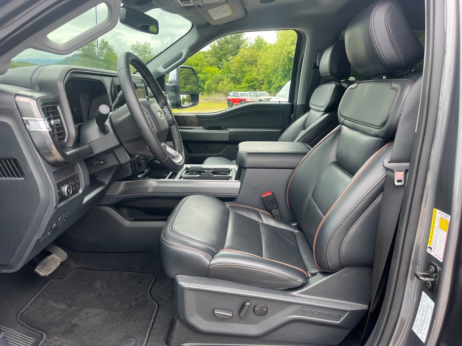 2025 Ford Super Duty F-450 DRW LARIAT