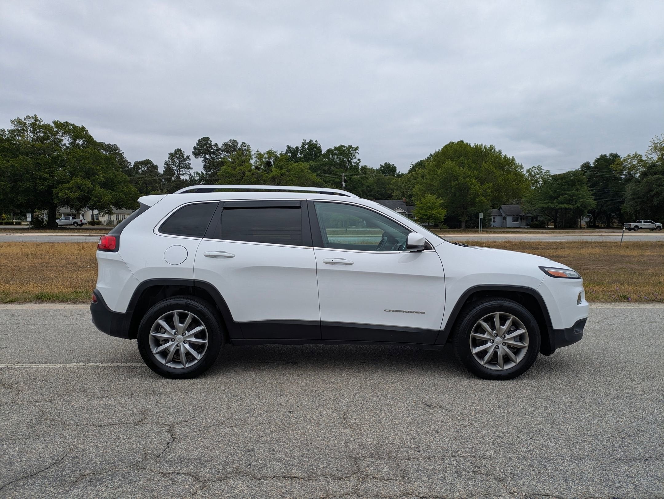 Used 2018 Jeep Cherokee Limited with VIN 1C4PJMDX1JD554278 for sale in Sumter, SC