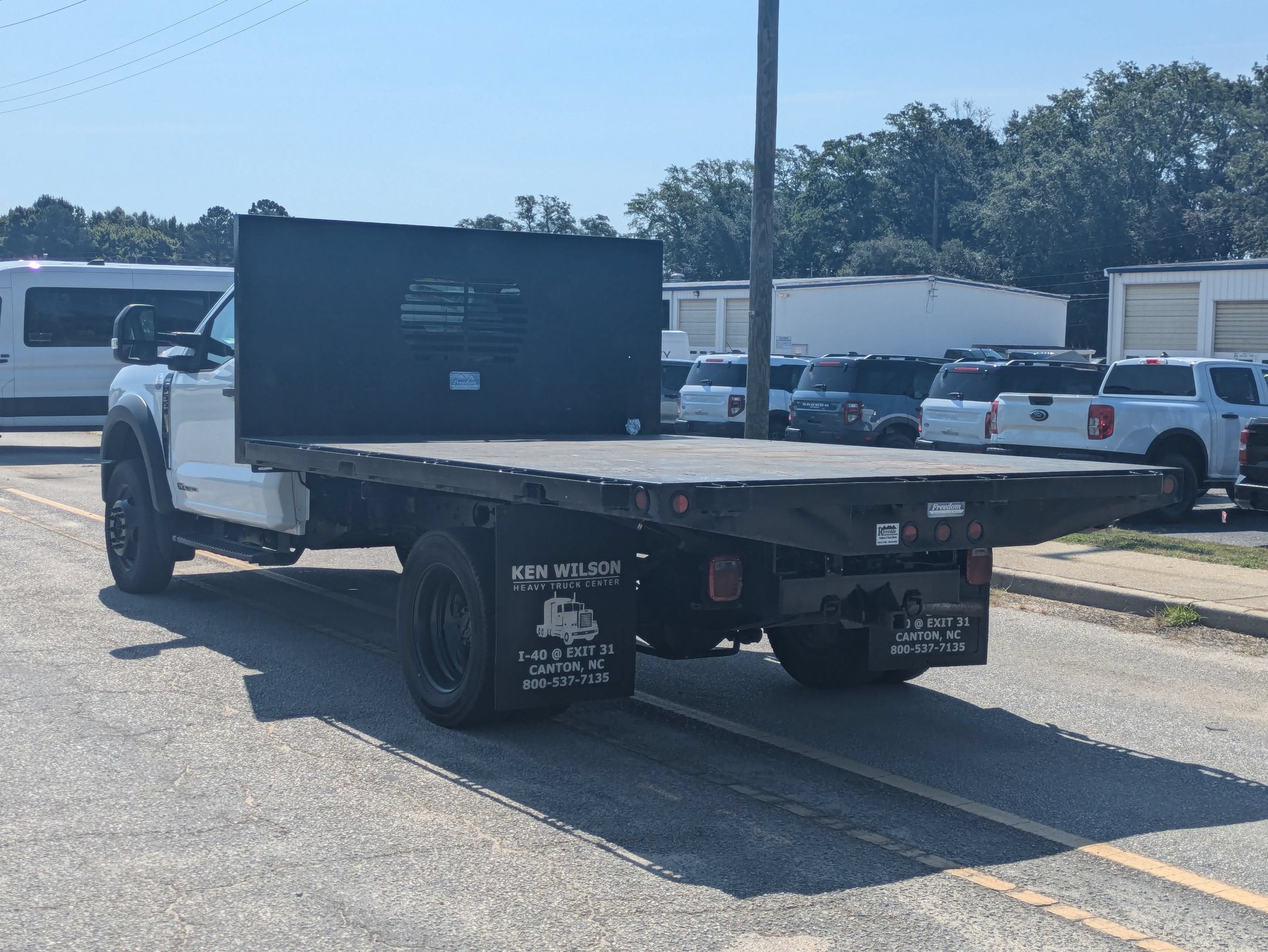 2023 Ford Super Duty F-550 DRW XLT