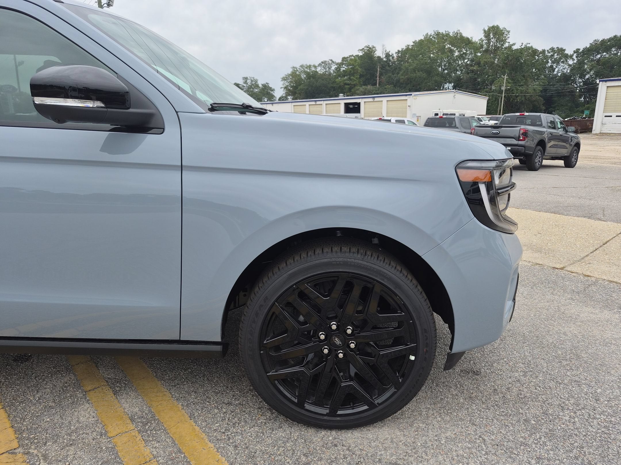 2027 Ford Expedition Max Platinum