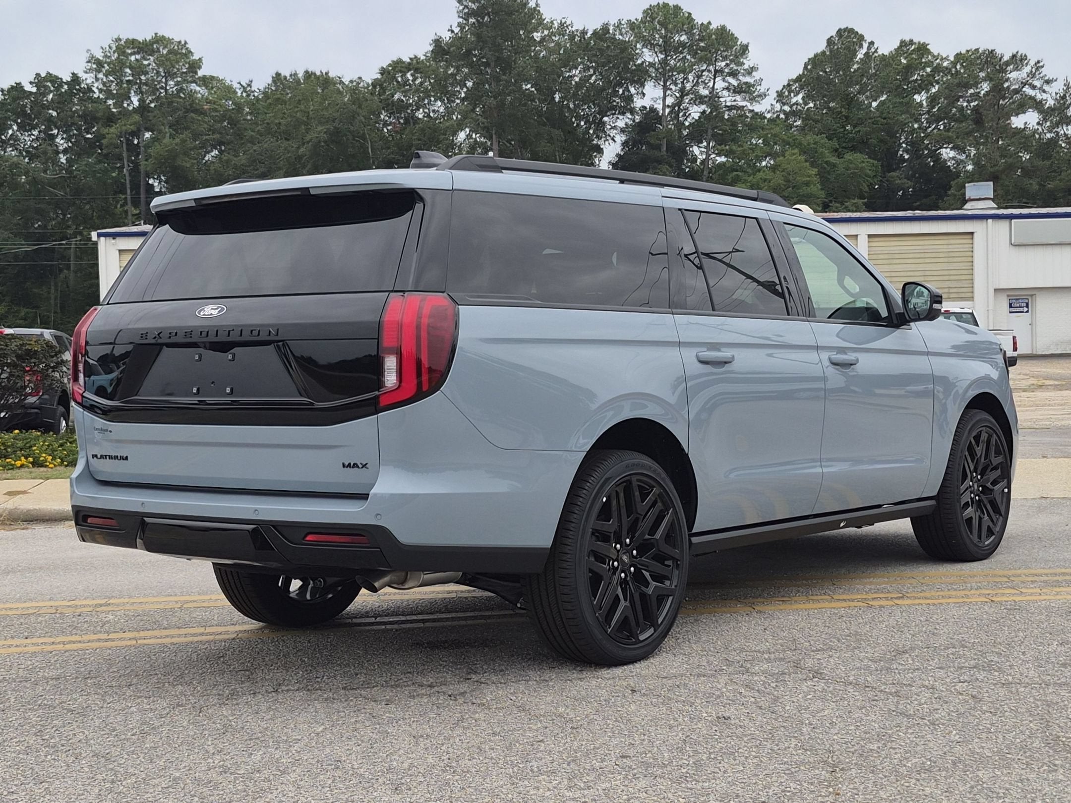 2027 Ford Expedition Max Platinum