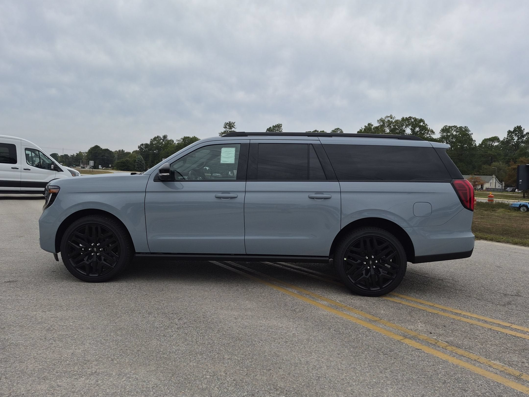 2027 Ford Expedition Max Platinum