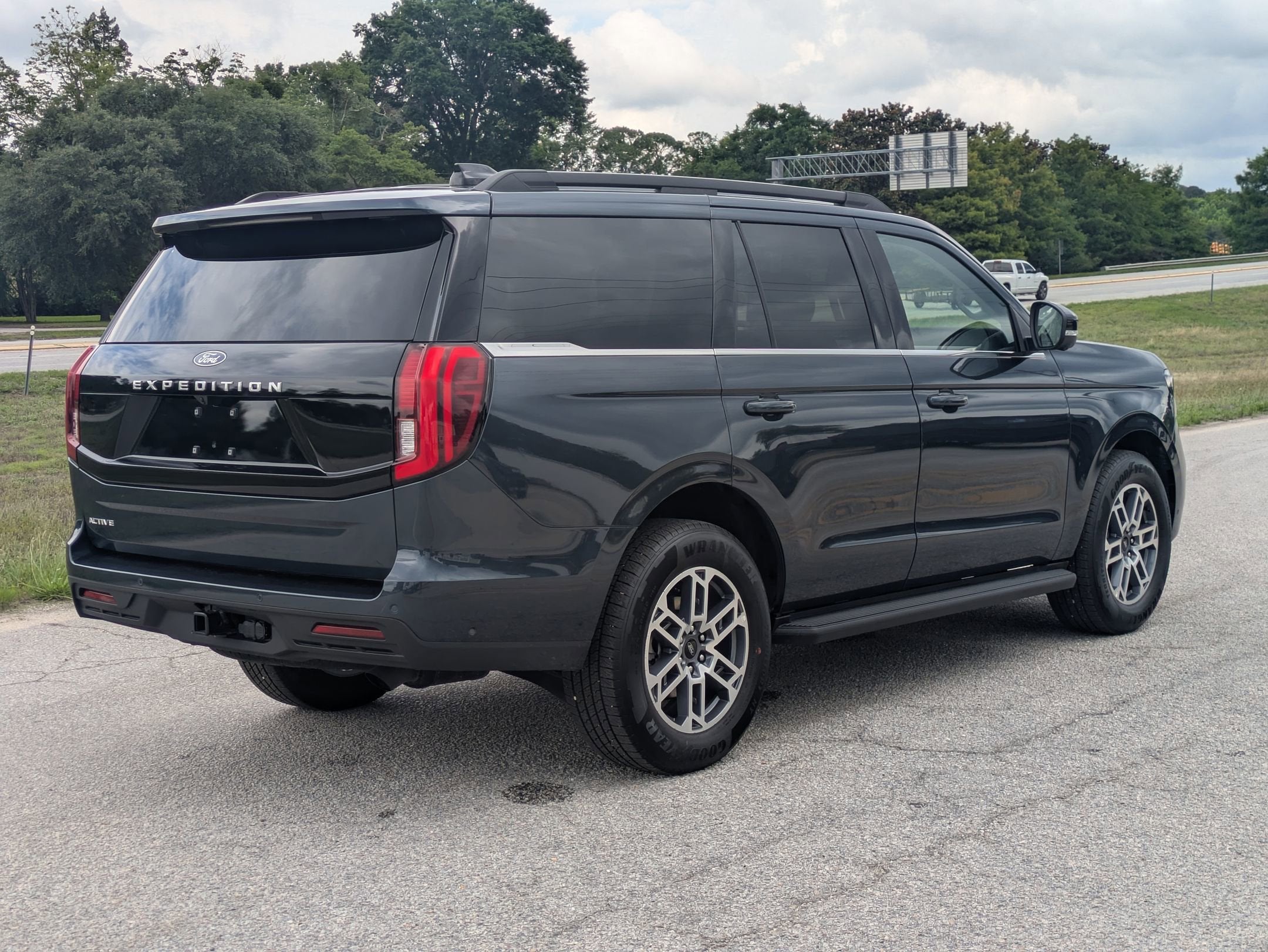2025 Ford Expedition Active