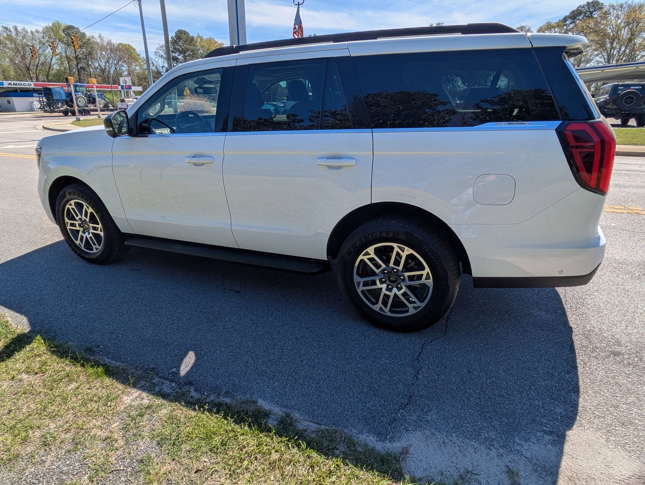 2025 Ford Expedition Active