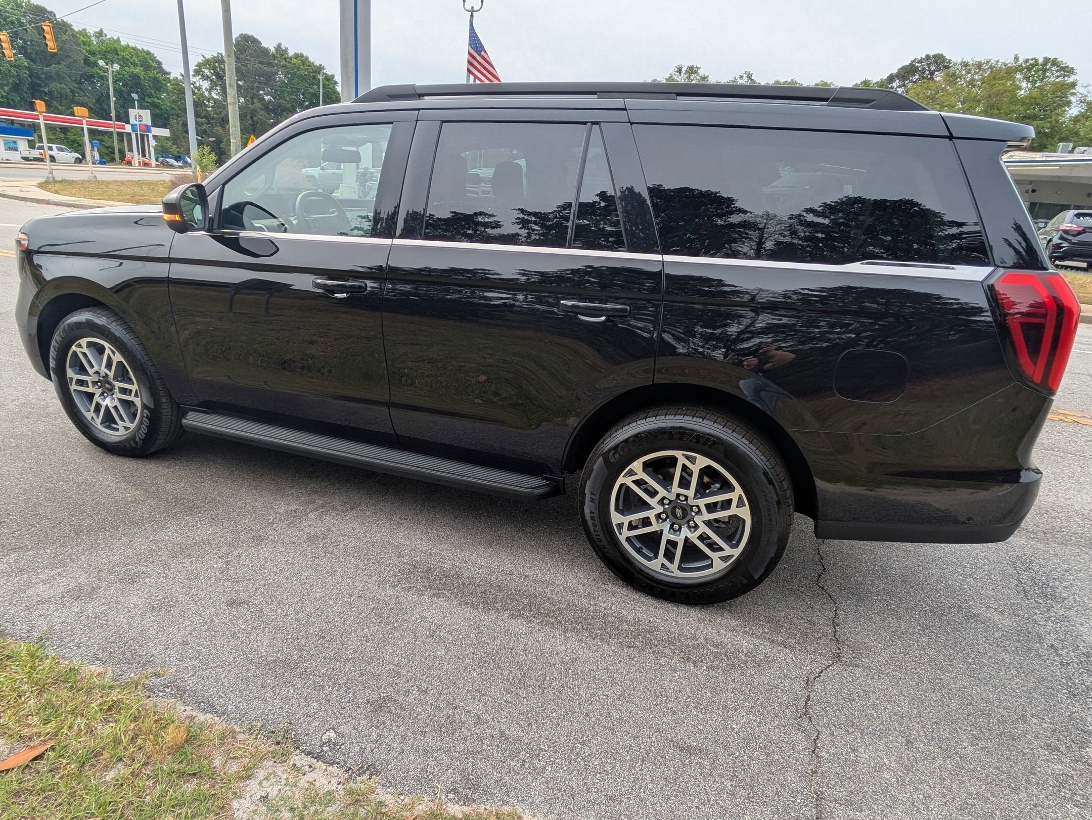 2025 Ford Expedition Active