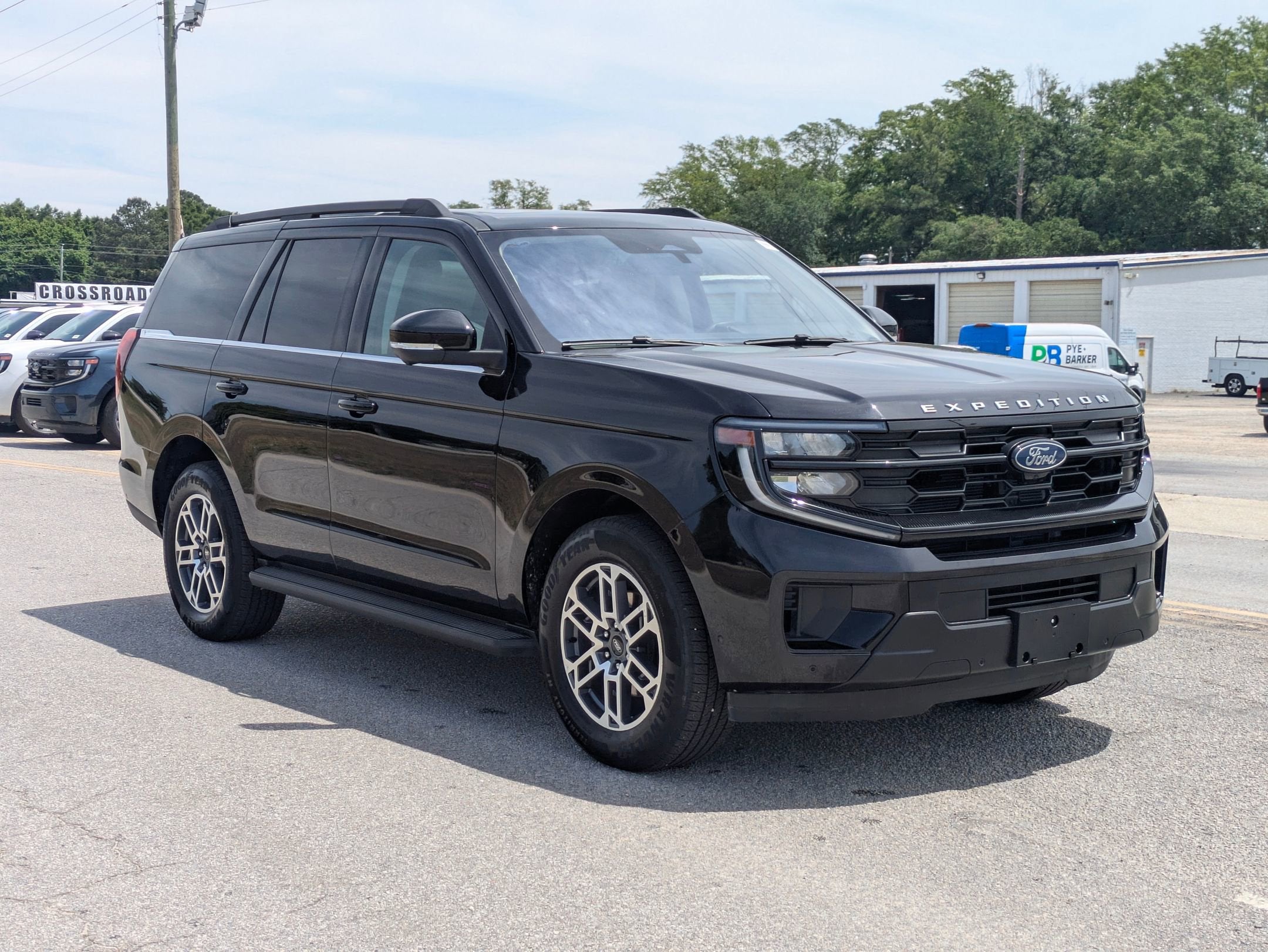 2025 Ford Expedition Active's photo