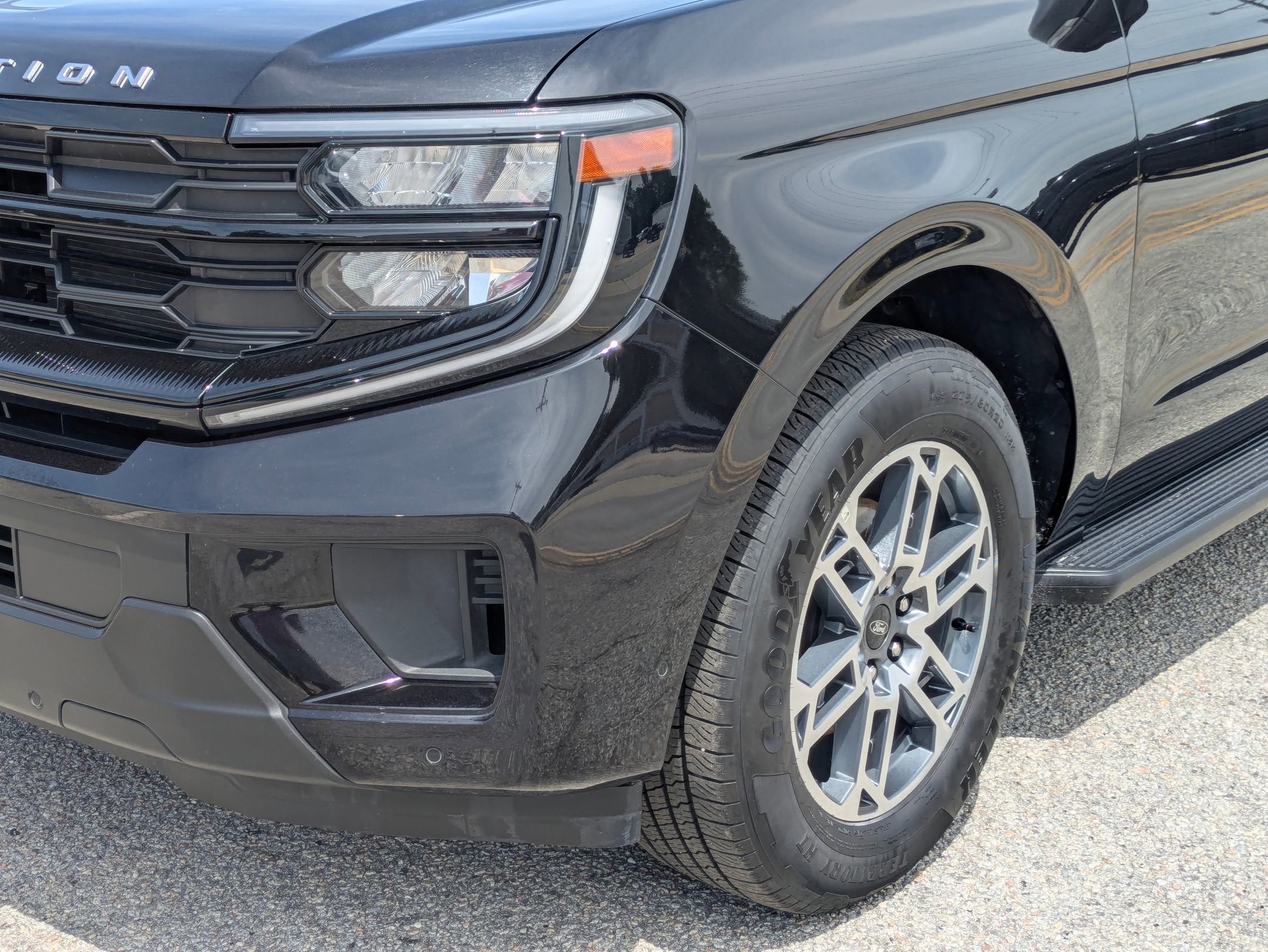 2025 Ford Expedition Active