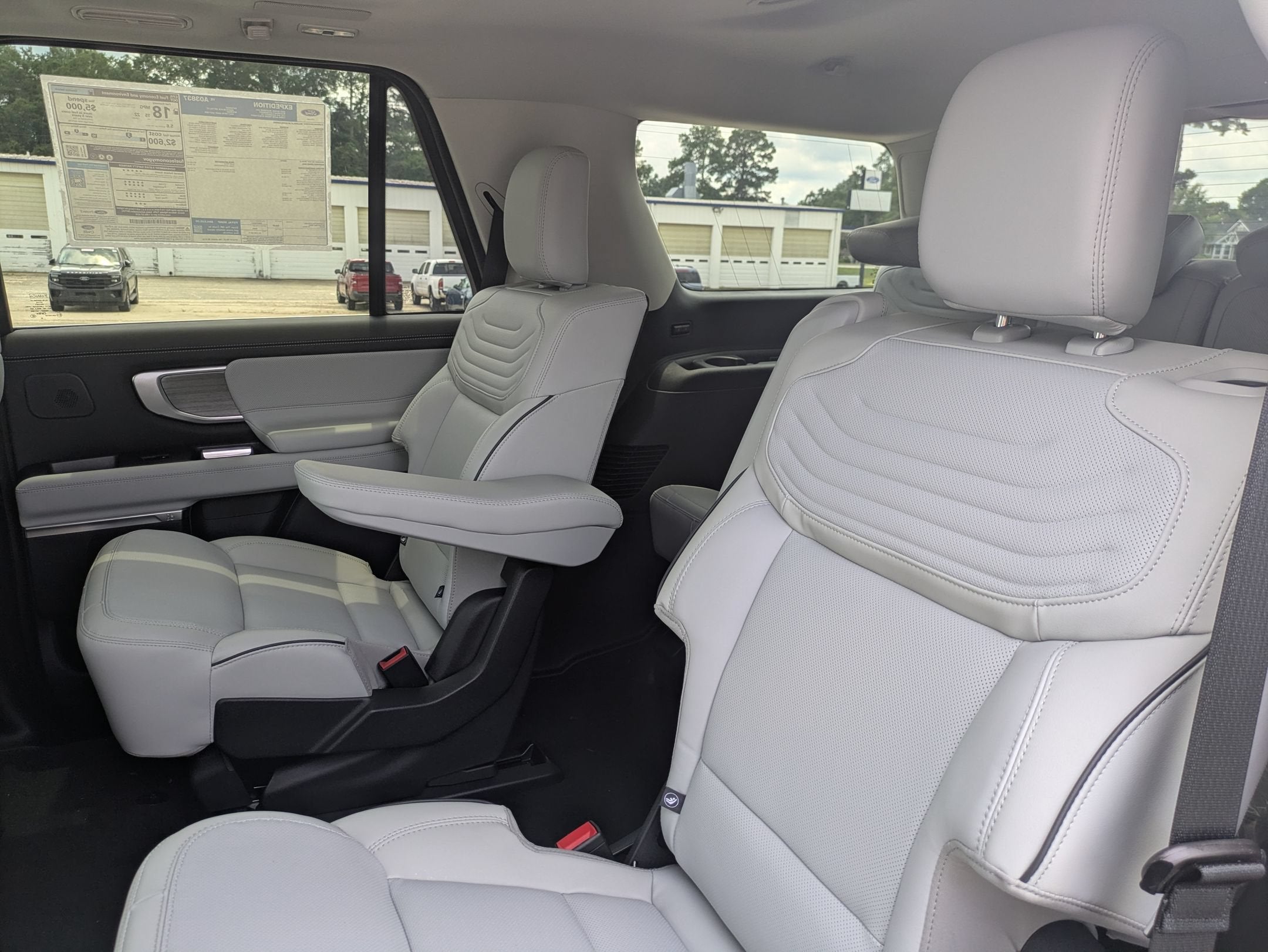 2027 Ford Expedition Platinum