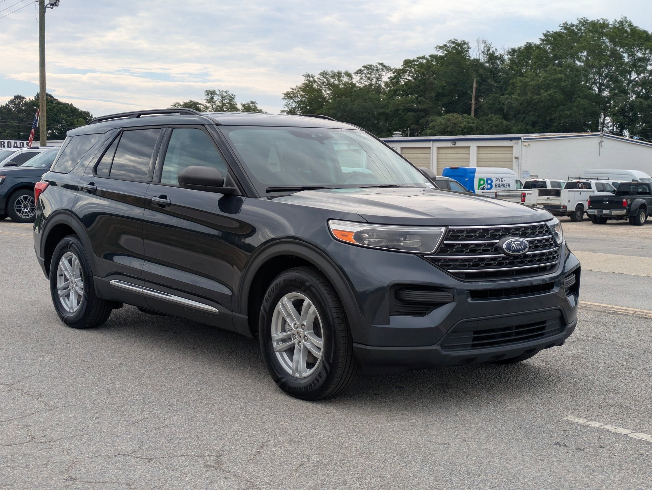 2022 Ford Explorer XLT RWD's photo