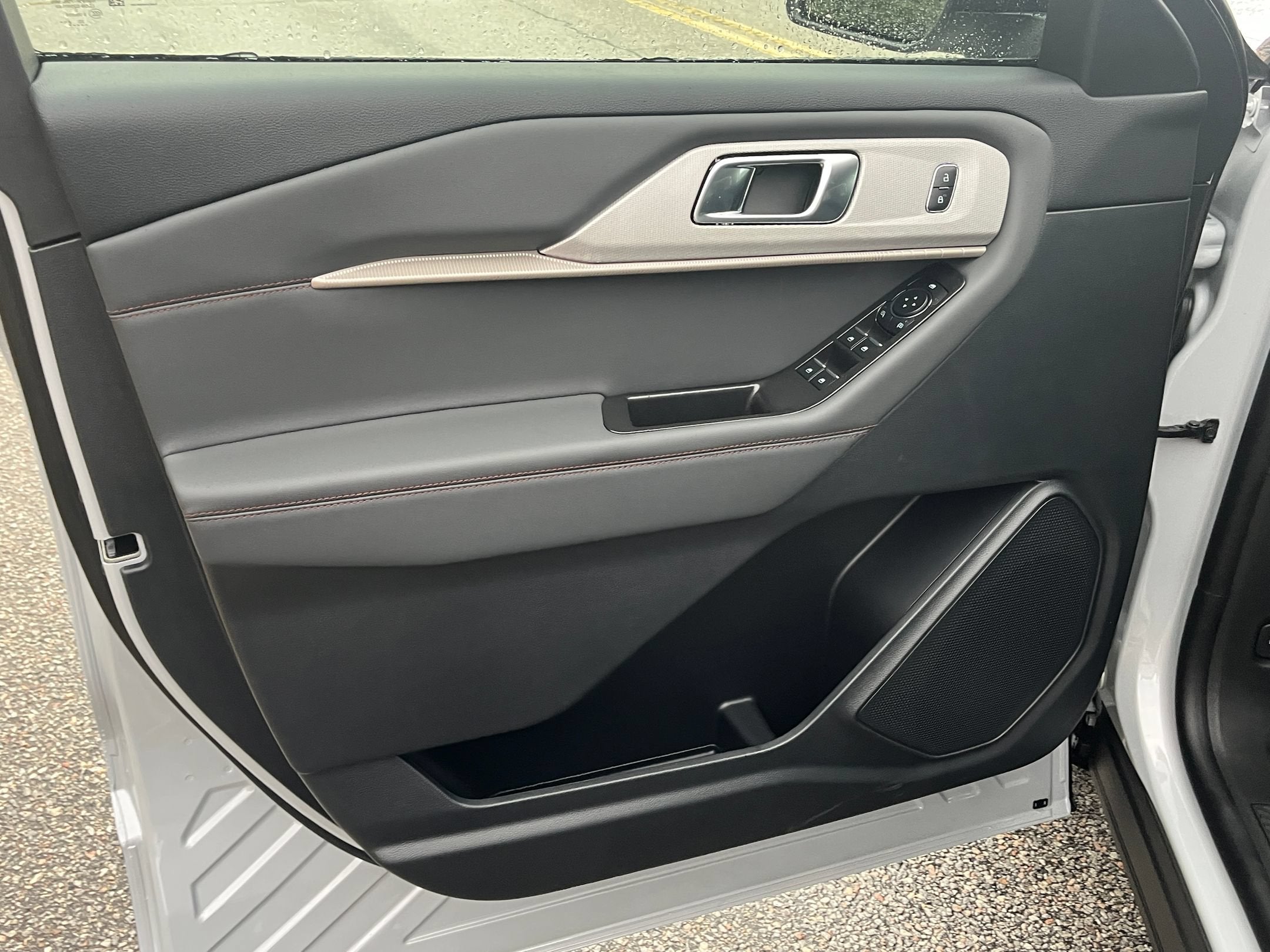 2026 Ford Explorer Active w/100A Pkg