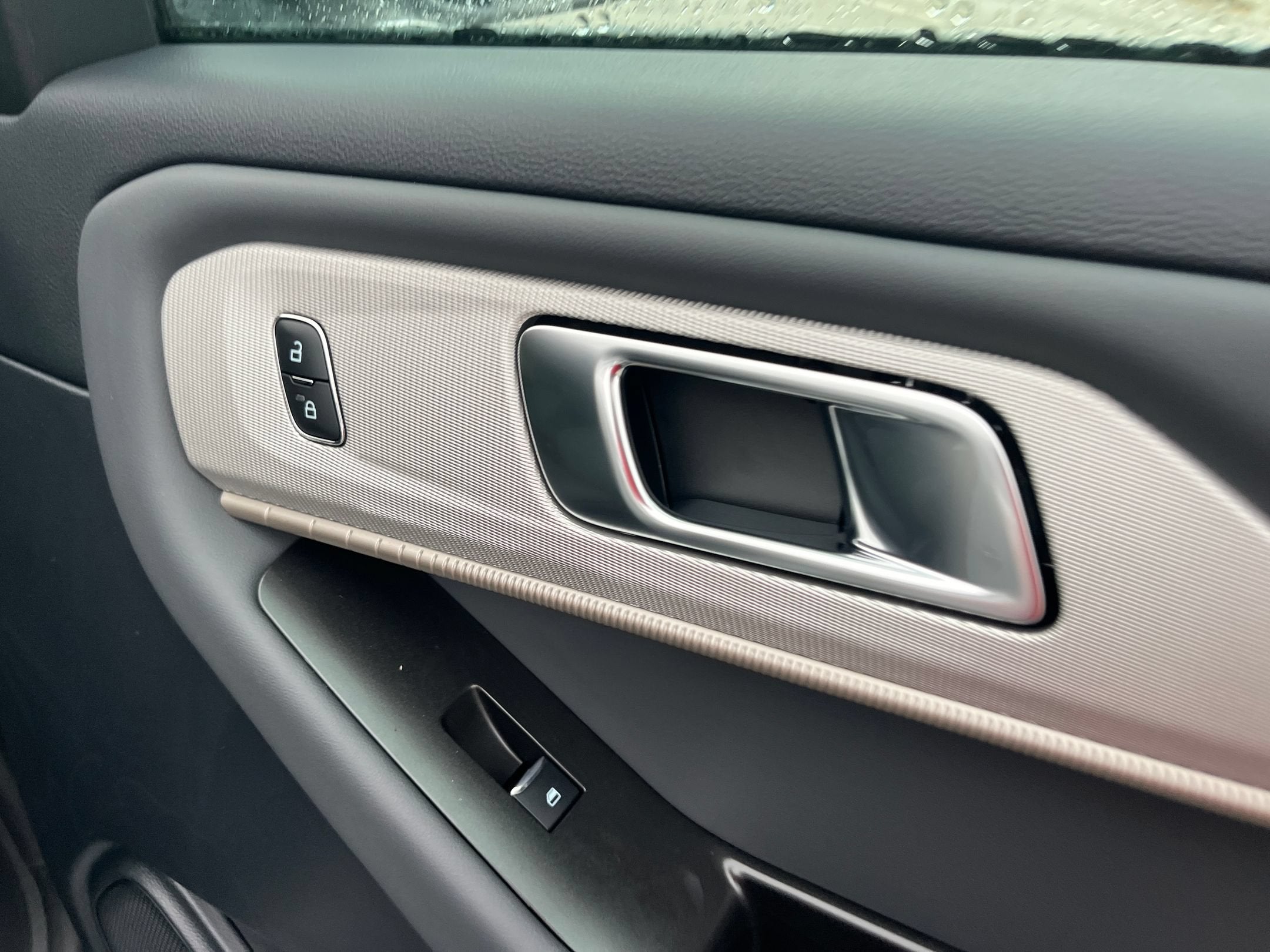 2026 Ford Explorer Active w/100A Pkg