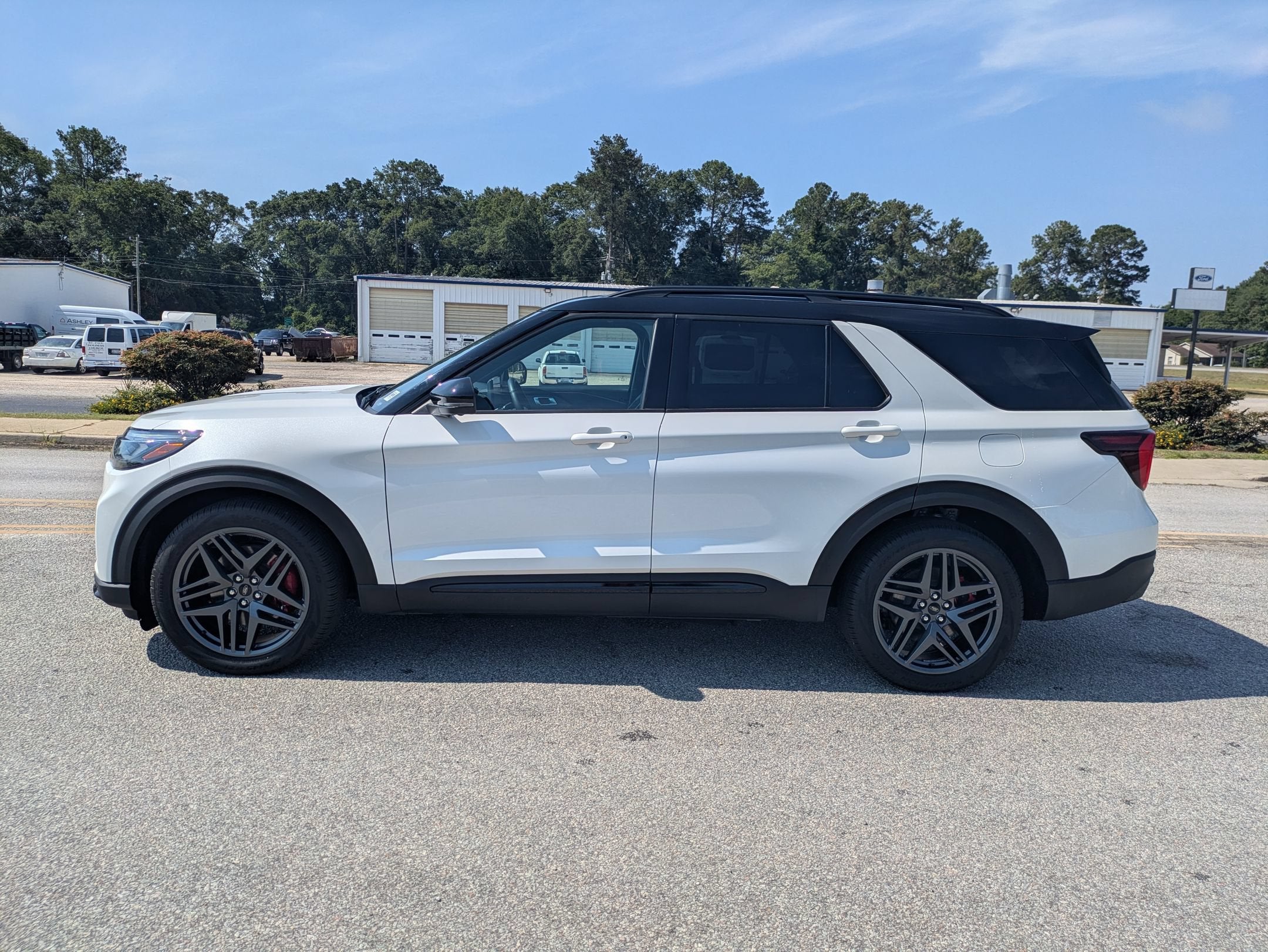 2025 Ford Explorer ST
