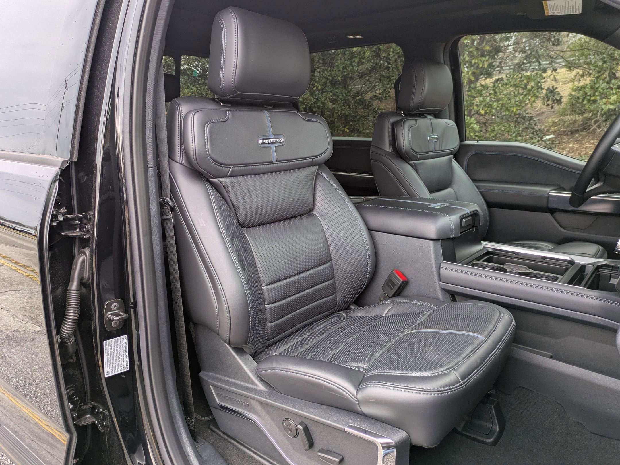 2025 Ford Super Duty F-250 SRW Platinum