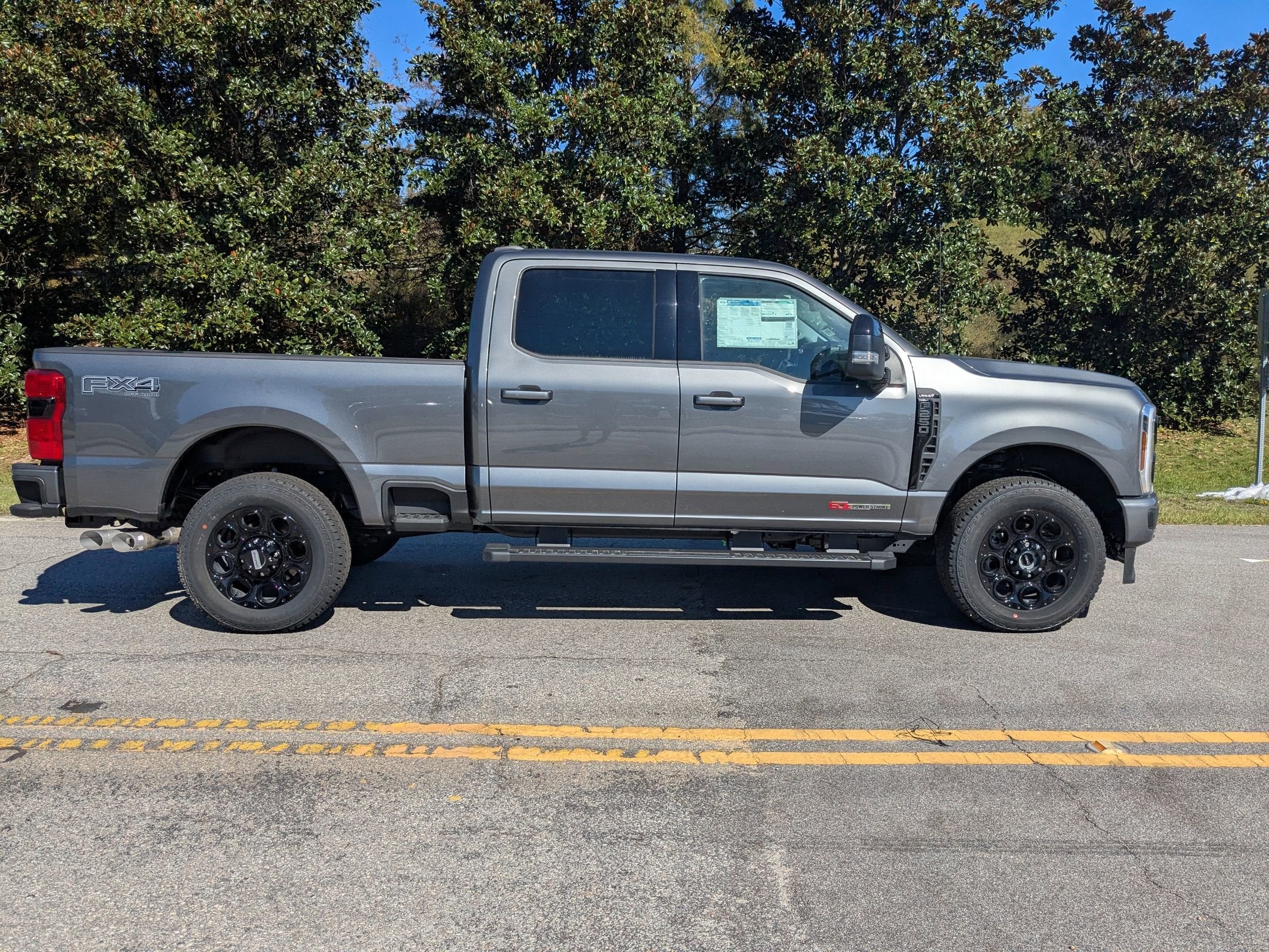 2025 Ford Super Duty F-250 SRW LARIAT